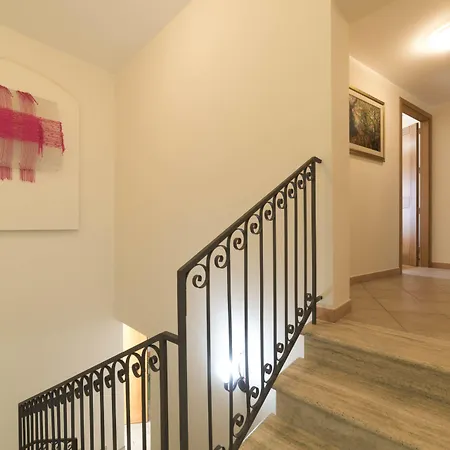 Bbuss Country Club *