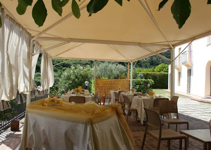 Bbuss Country Club *